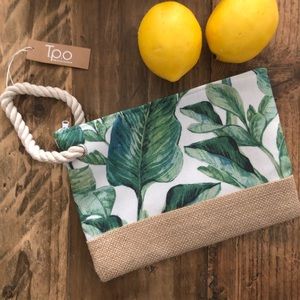 NWT TPO Leaf and Burlap wristlet